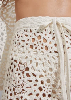 Hot & Other Stories Crocheted Shorts Cream