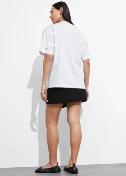 Discount & Other Stories Floral-Appliqué T-Shirt