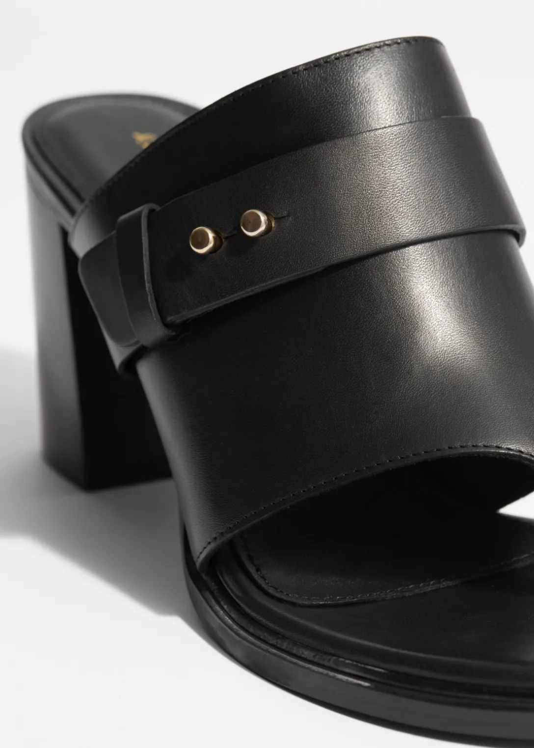 Flash Sale & Other Stories Leather Toe-Thong Mules Black