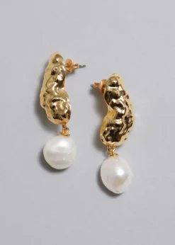 Store & Other Stories Sculpted Pearl Drop Earrings Gold/Pearl