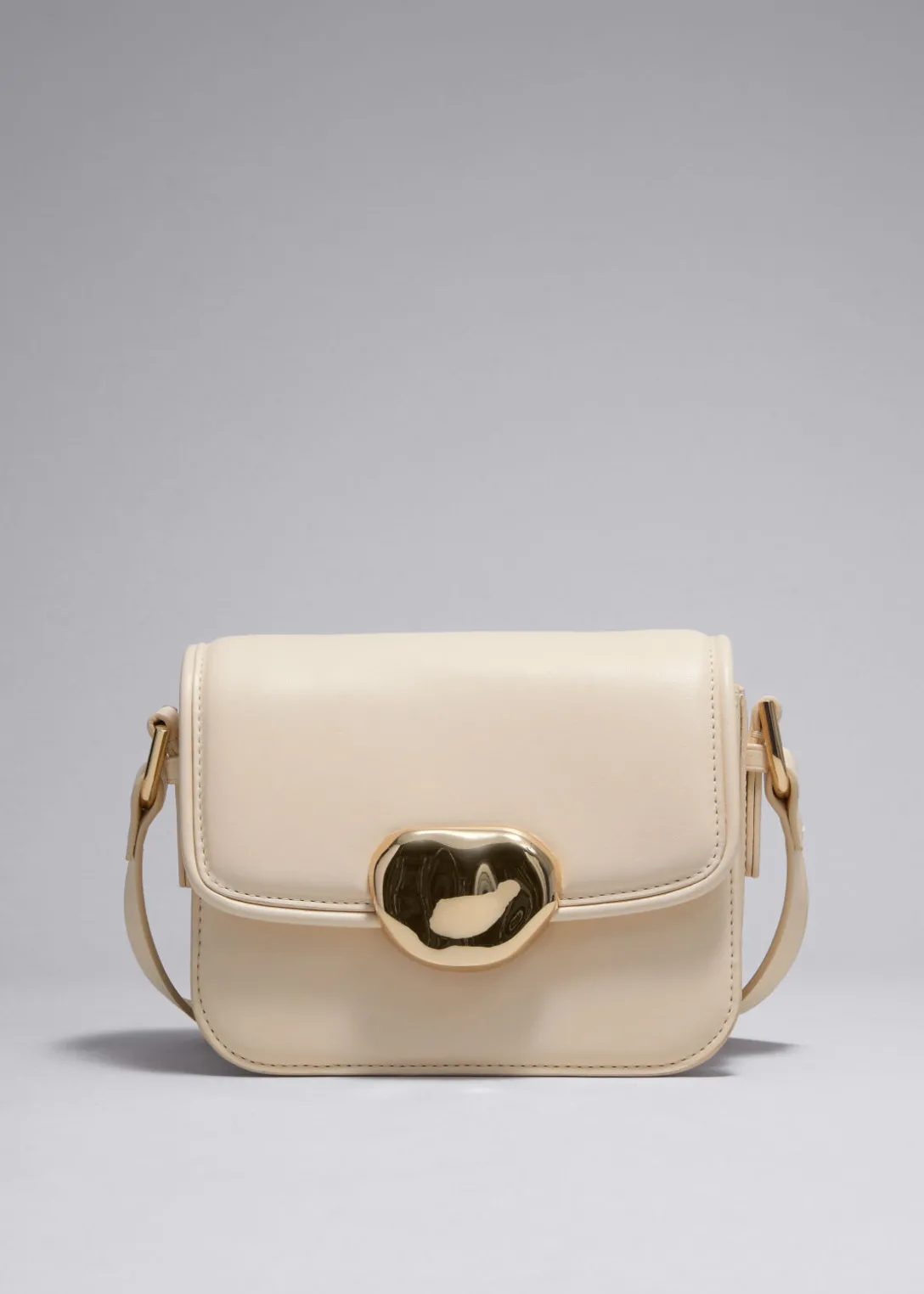 Shop & Other Stories Small Sculptural-Buckle Leather Bag Cream