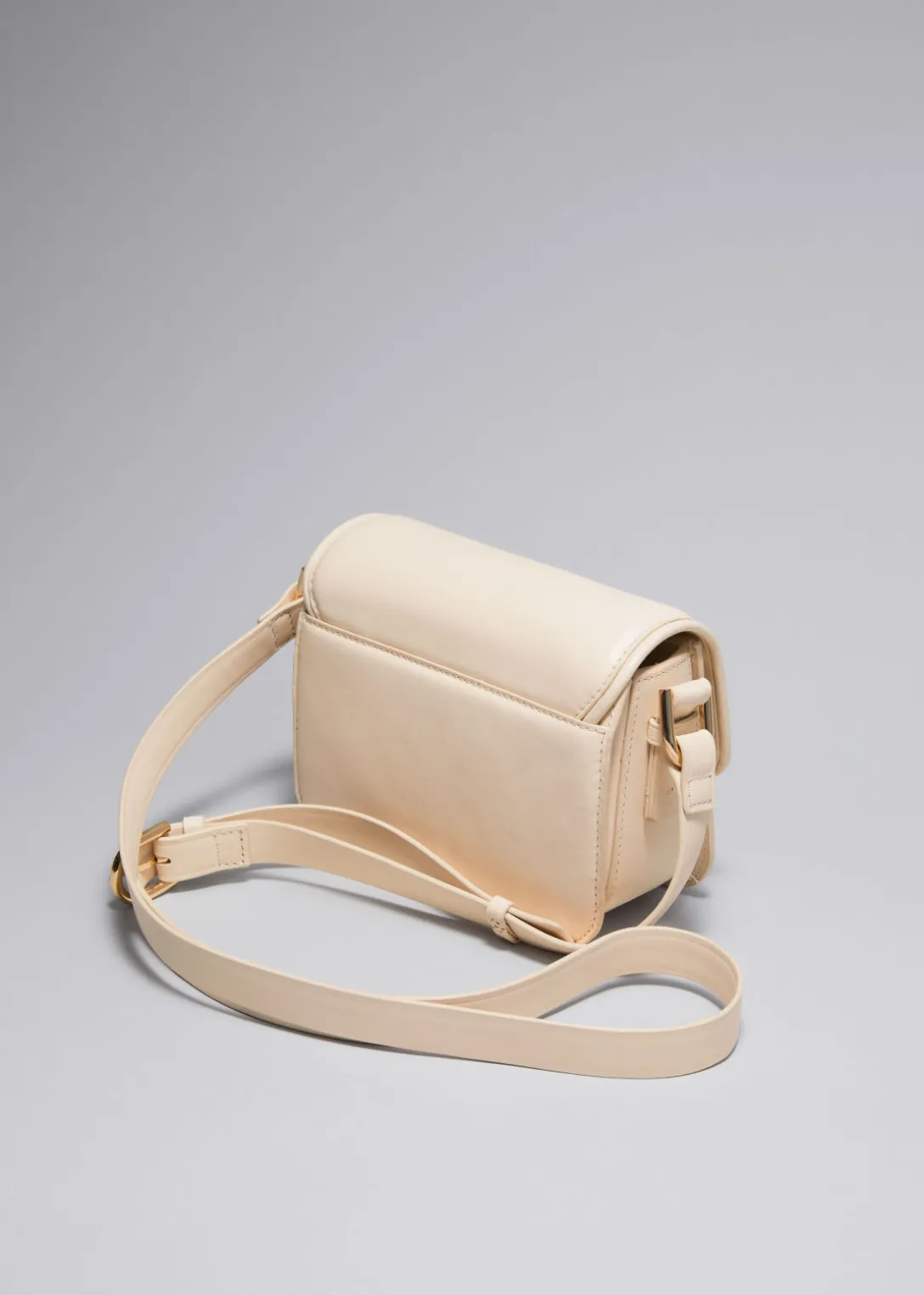 Shop & Other Stories Small Sculptural-Buckle Leather Bag Cream